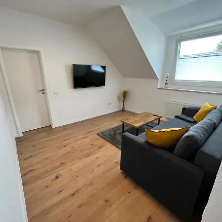 Miami , Naehe Duesseldorf ,messe ,hbf ,city, Wifi, Helios Hospital * Krefeld