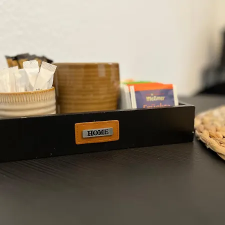 Miami , Naehe Duesseldorf ,messe ,hbf ,city, Wifi, Helios Hospital Appartement Krefeld