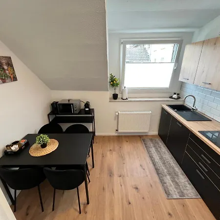 Miami , Naehe Duesseldorf ,messe ,hbf ,city, Wifi, Helios Hospital