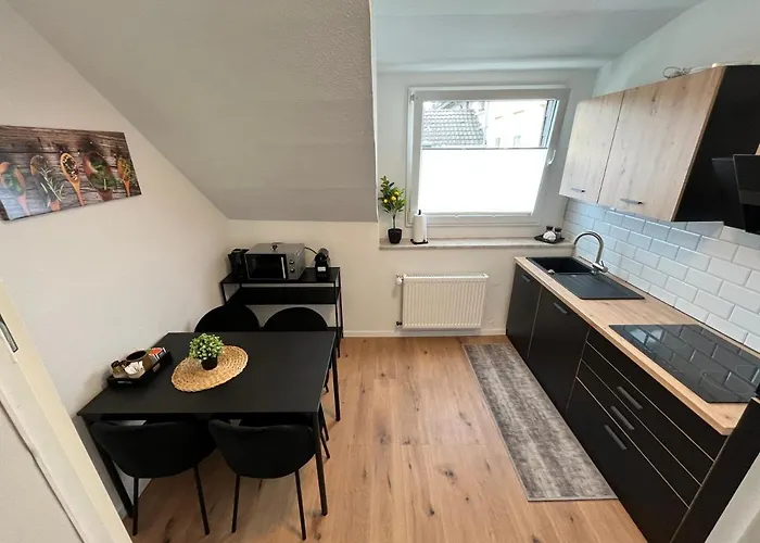 Miami , Naehe Duesseldorf ,messe ,hbf ,city, Wifi, Helios Hospital