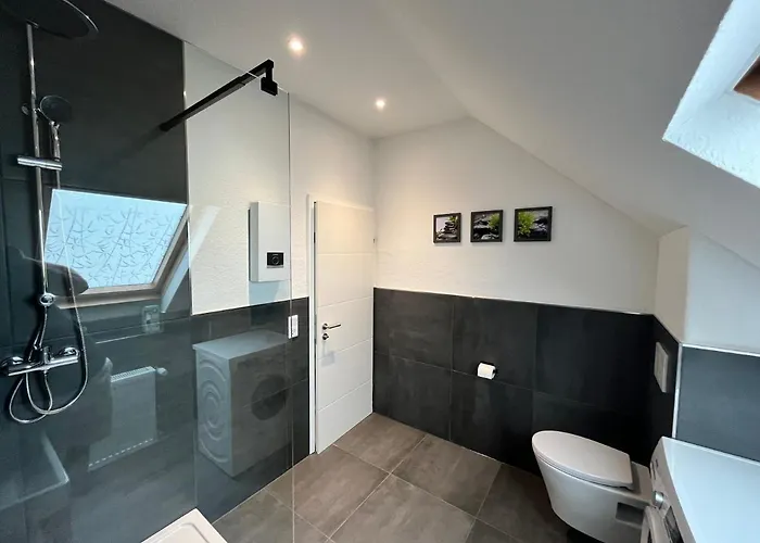 Lejlighed Miami , Naehe Duesseldorf ,messe ,hbf ,city, Wifi, Helios Hospital